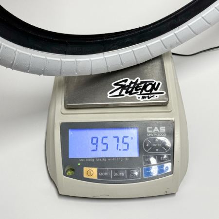 BMX Покрышка Kink Sever 2,40'' White w/ Black Walls 2.40'' 60 psi (белый / черный бок) арт: K6730-24
