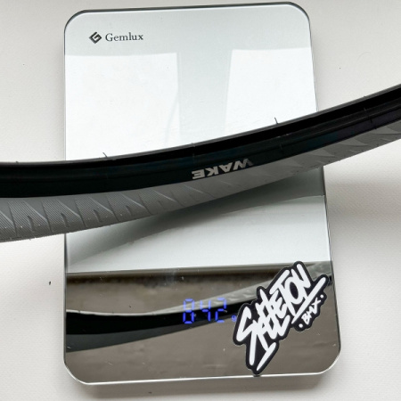 BMX Покрышка Kink Wake 2,45'' Grey w/ Black Walls 2.45'' 60 psi (серый / черная боковина) арт: K6705